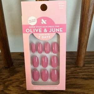 Olive & June Super Stick Mani Press-Ons - Taffy (Round/Short)